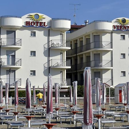 Hotel Vienna Каорле Екстериор снимка