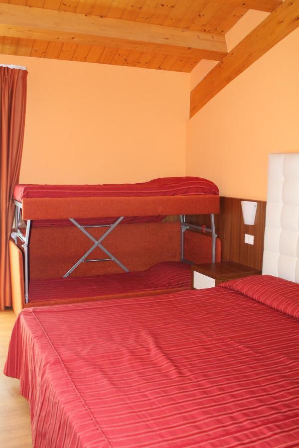 Hotel Vienna Каорле Екстериор снимка