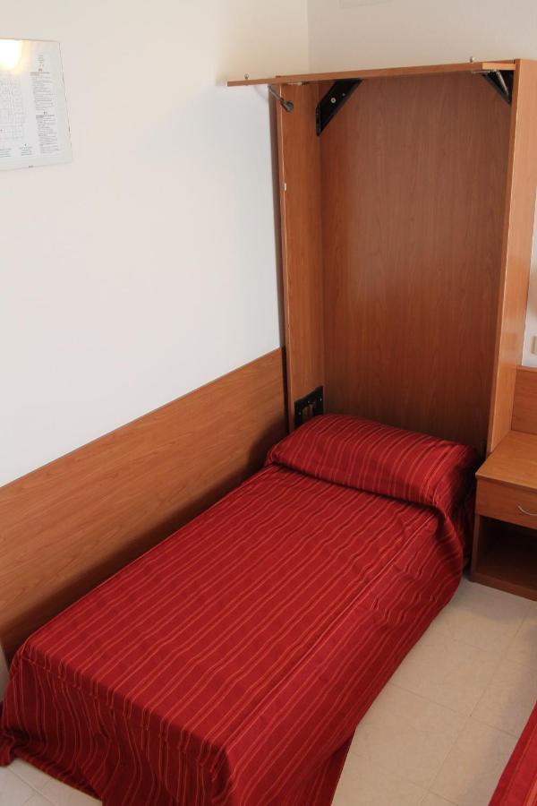 Hotel Vienna Каорле Екстериор снимка