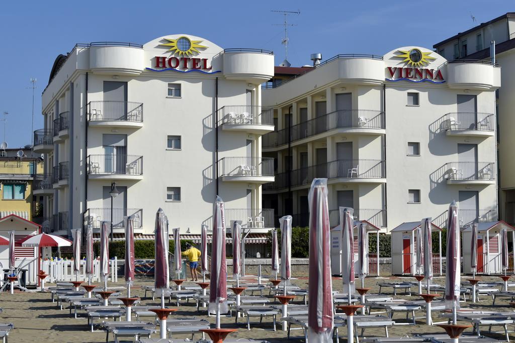 Hotel Vienna Каорле Екстериор снимка