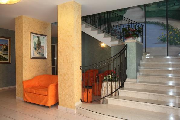 Hotel Vienna Каорле Екстериор снимка